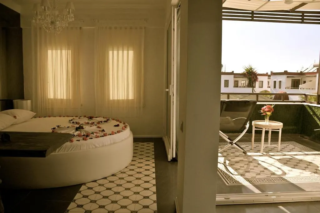 Club Cherry Hotel & Family Suites Turgutreis