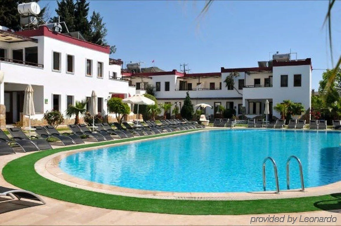 Club Cherry Hotel & Family Suites Turgutreis 2*,