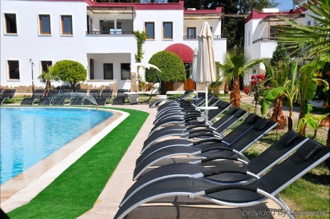 Club Cherry Hotel & Family Suites Turgutreis 2*,