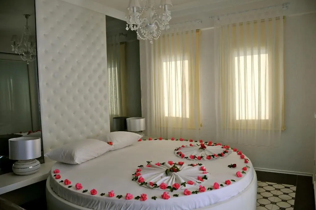 Club Cherry Hotel & Family Suites Turgutreis 2*,