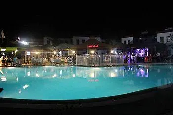 Club Cherry Hotel & Family Suites Turgutreis